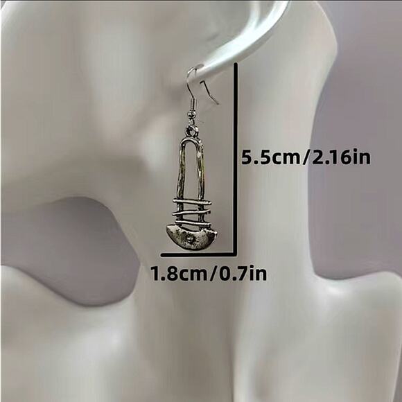 Elegant Silver Dangle Earrings - Picture 4 of 5